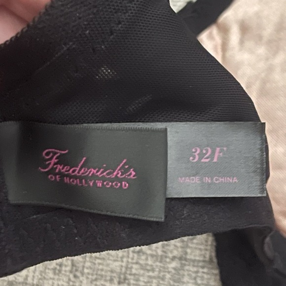 FREDERICK'S OF HOLLYWOOD Mindy Open Lace Trim Bra Size 32F NEW Black Lingerie - Picture 4 of 7